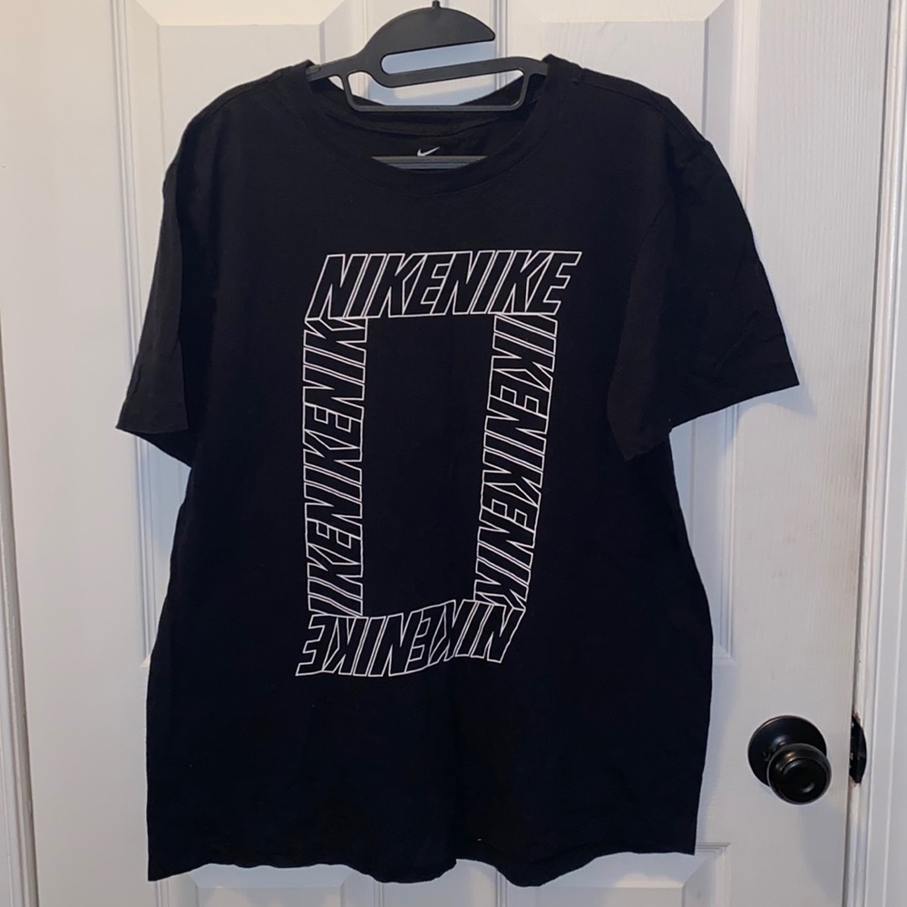 NIKE MEN’S T SHIRT